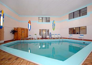 Red Roof Inn & Suites swimming pool Hermitage, PA